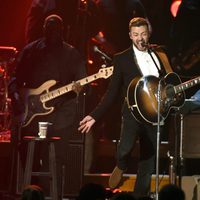 Justin Timberlake actuando en los CMA Awards 2015