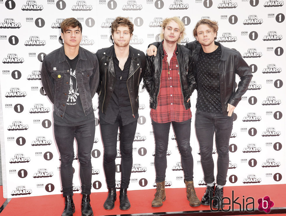 5 Seconds of Summer en los Teen Awards 2015