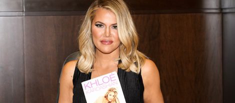 Khloe Kardashian en la presentación de su primer libro