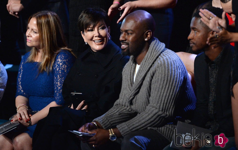 Kris Jenner y Corey Gamble en el front row  del Victoria's Secret Fashion Show 2015