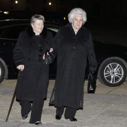 La Infanta Pilar y la Princesa Elena de Orleans en el funeral del Infante Carlos