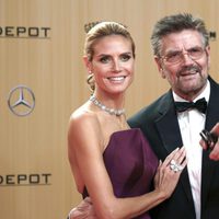 Heidi Klum con su padre Guenther en los Premios Bambi 2015