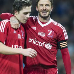 David Beckham y Brooklyn Beckham, un abrazo muy familiar al acabar el encuentro