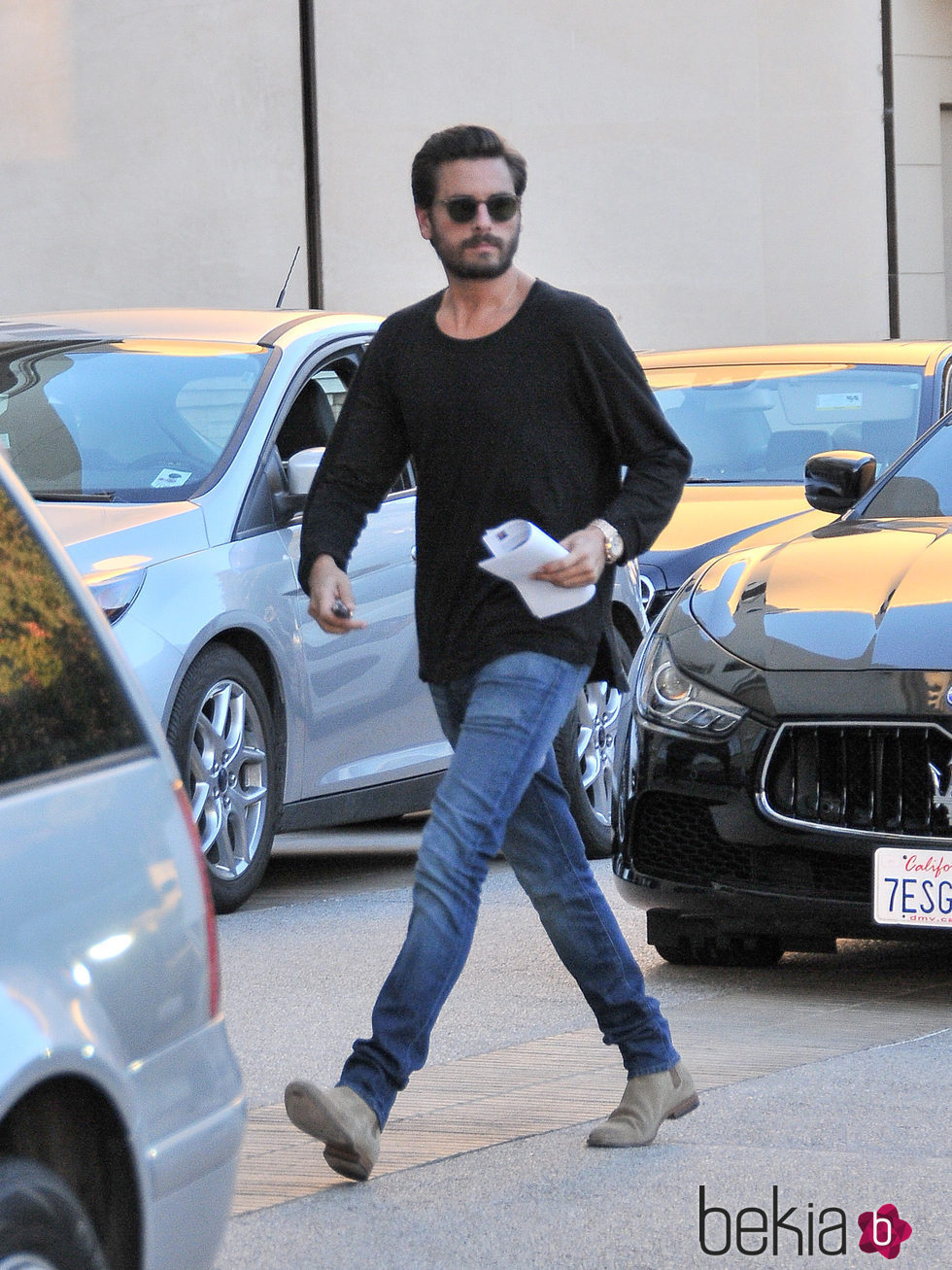 Scott Disick volviendo a la rutina tras la salida del centro de rehabilitación