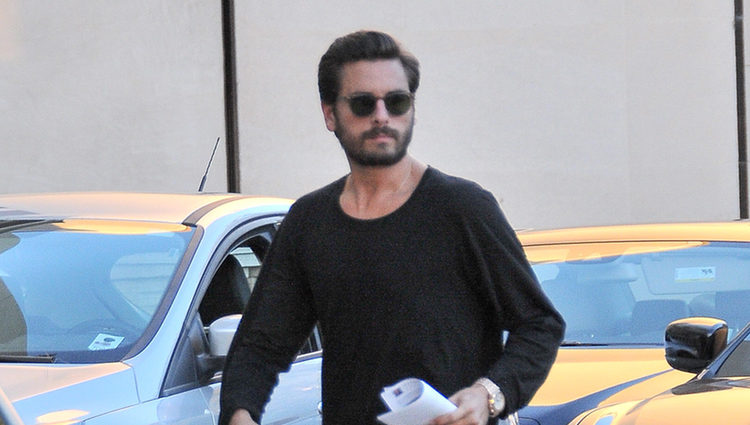 Scott Disick volviendo a la rutina tras la salida del centro de rehabilitación