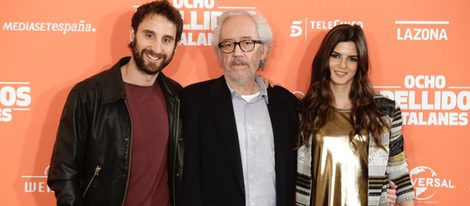 Dani Rovira y Clara Lago junto al director Emilio Martínez Lázaro en la presentación de 'Ocho Apellidos Catalanes' en Madrid