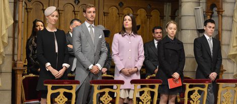 Beatrice Borromeo, Pierre Casiraghi, Carlota Casiraghi, Alexandra de Hannover y Louis Ducruet en el Día Nacional de Mónaco 2015