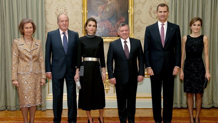 Los Reyes Felipe y Letizia y los Reyes Juan Carlos y Sofía en una cena con Abdalá y Rania de Jordania