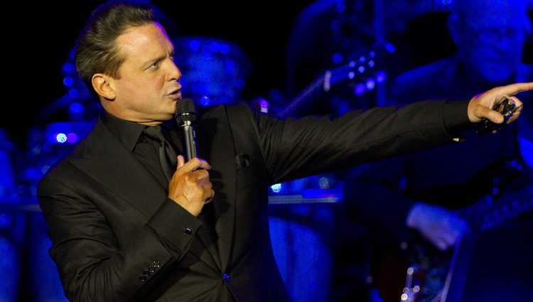 Luis Miguel en un concierto