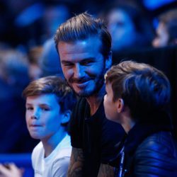 David Beckham, Cruz y Romeo disfrutando de la final de la ATP de Tenis