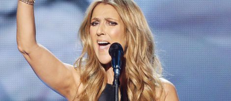 Celine Dion durante su actuación en los American Music Awards 2015