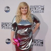 Rebel Wilson en los American Music Awards 2015