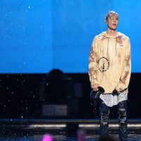 Justin Bieber durante su actuación en los American Music Awards 2015.