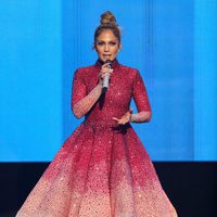 Jennifer Lopez durante la gala de los American Music Awards 2015