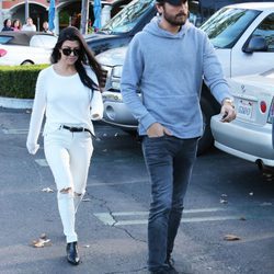 Kourtney Kardashian y Scott Disick se reúnen para una celebrar una comida