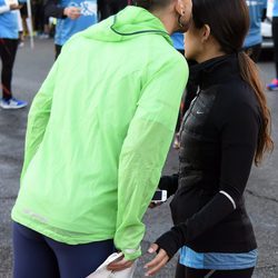 David Muñoz besa a Cristina Pedroche en la carrera Ponle Freno