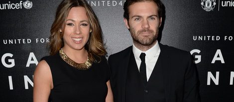 Juan Mata y su novia Evelina Kamph en una cena benéfica en Manchester