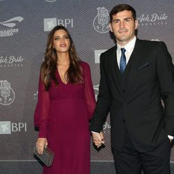 Iker Casillas y Sara Carbonero en la entrega de los Premios Dragones de Oro 2015