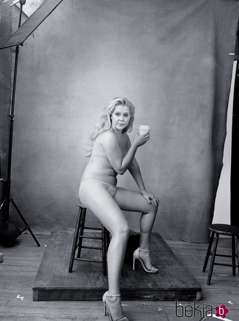 Amy Schumer protagoniza el mes de diciembre del Calendario Pirelli 2016