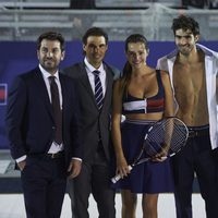 Arturo Valls con Rafa Nadal, Juan Betancourt, Andrés Velencoso, Malena Costa y Cristina Tosio en el partido de tenis de Tommy Hilfiger