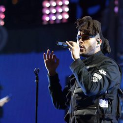 The Weeknd durante su actuación en el Jingle Ball Tour 2015 en Los Angeles