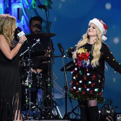 Alex Gervasi y Meghan Trainor en el Jingle Ball Tour 2015 en Los Angeles