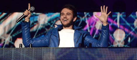 Zedd pinchando en el Jingle Ball Tour 2015 en Los Angeles