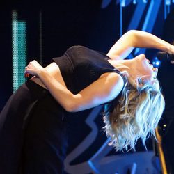 Ellie Goulding durante su actuación en el Jingle Ball Tour 2015 en Los Angeles