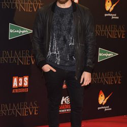 Álvaro Cervantes en el estreno de 'Palmeras en la Nieve'