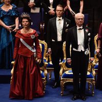 Los Reyes y los Príncipes Victoria y Daniel de Suecia en los Premios Nobel 2015