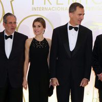 Los Reyes Felipe y Letizia en los Premios Mariano de Cavia 2015