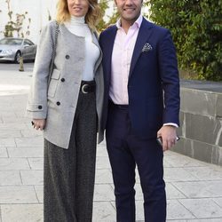 Fonsi Nieto y Marta Castro en el bautizo del hijo de Juan Peña y Sonia González