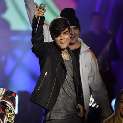 Abraham Mateo durante su actuación en los Premios 40 Principales 2015