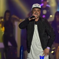 Juan Magan durante su actuación en los Premios 40 Principales 2015