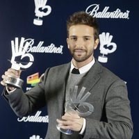 Pablo Alborán con sus galardones de los Premios 40 Principales 2015