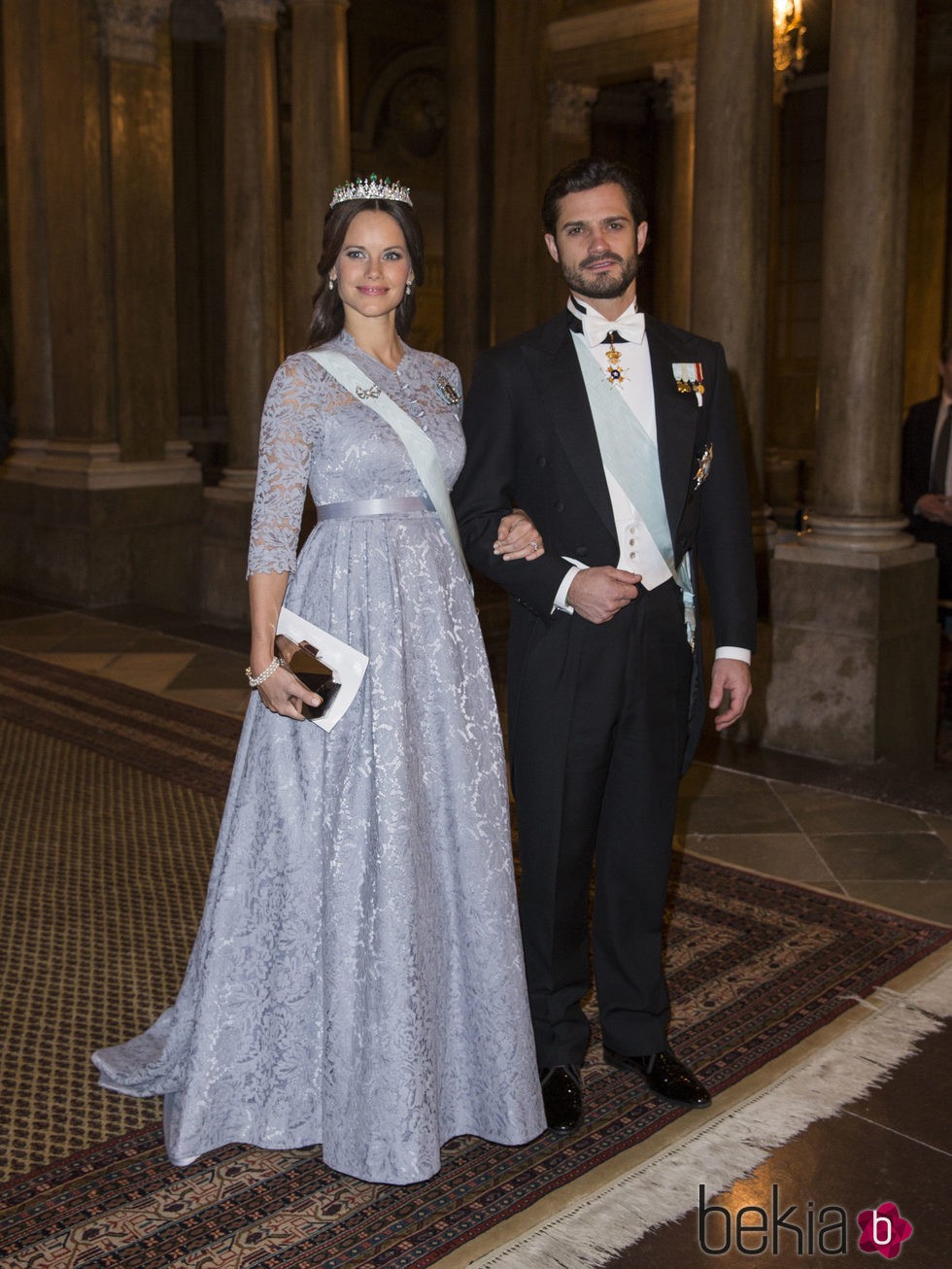 Príncipe Carlos Felipe de Suecia y Sofía Hellqvist en la cena de gala a los premiados del Nobel 2015