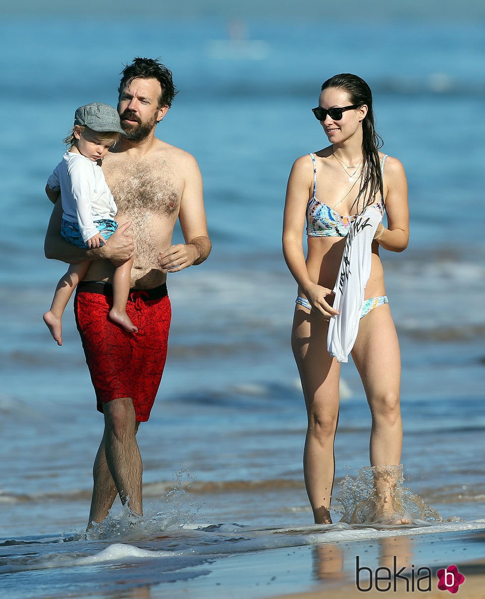 Olivia Wilde y Jason Sudeikis, unos orgullosos papás disfrutando de una jornada de playa con Otis