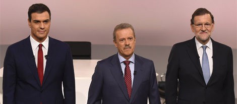 Pedro Sánchez y Mariano Rajoy con Manuel Campo Vidal antes de su cara a cara