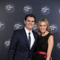 Albert Rivera y Beatriz Tajuelo en la entrega del Premio Planeta 2015