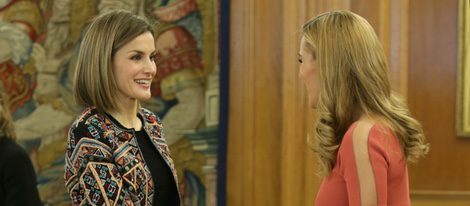 La Reina Letizia y Edurne en una audiencia a representantes de la campaña 'Un juguete, una ilusión'