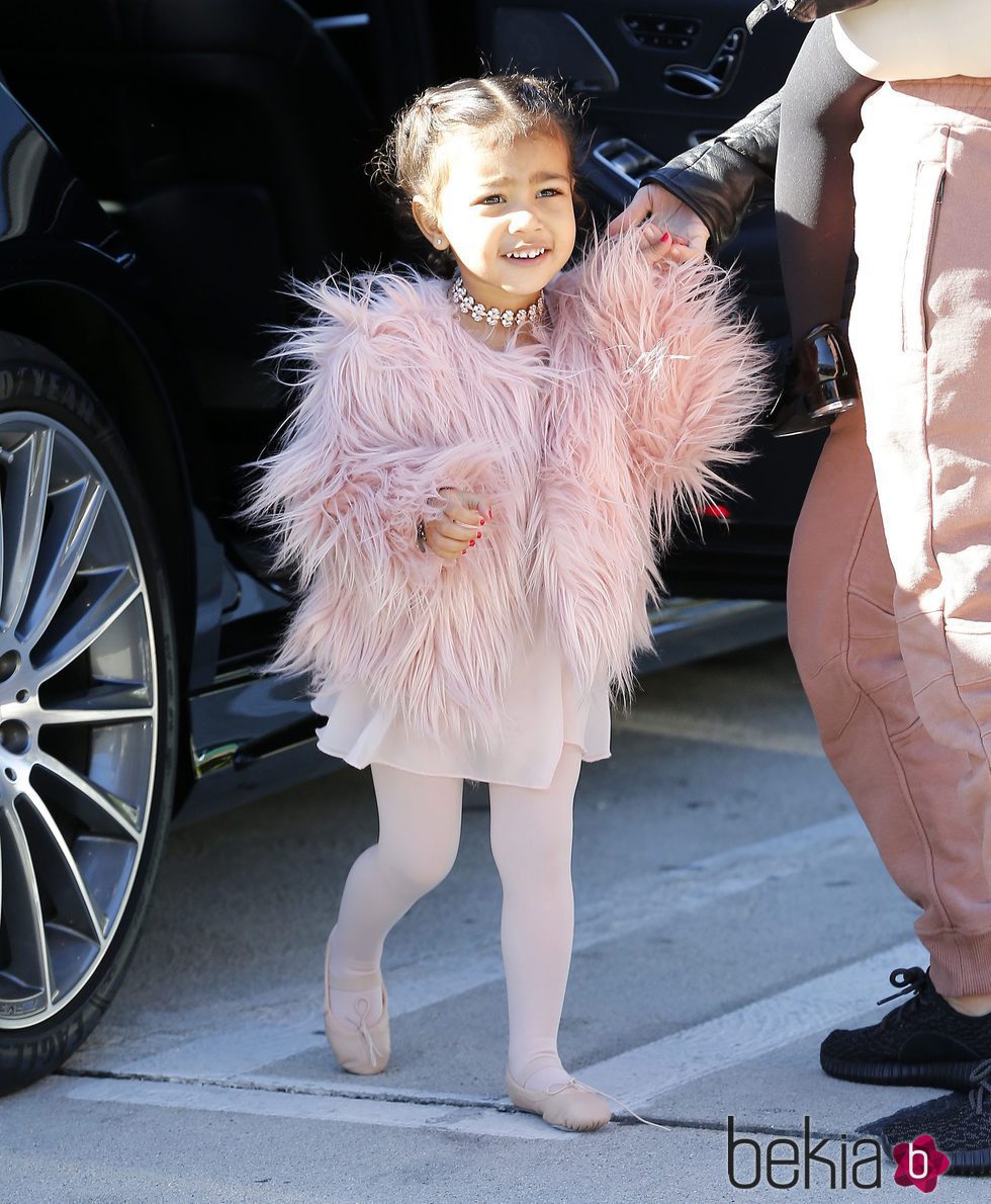 North West acude a sus clases de ballet