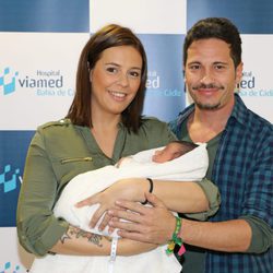 David de María y Lola Escobedo presentan a su hijo Leonardo