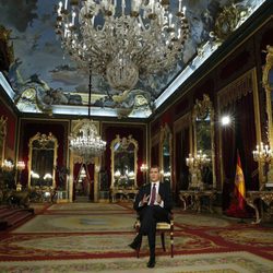 El Rey Felipe VI dando su discurso de Navidad desde el Palacio Real