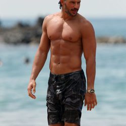 Joe Manganiello con el torso desnudo