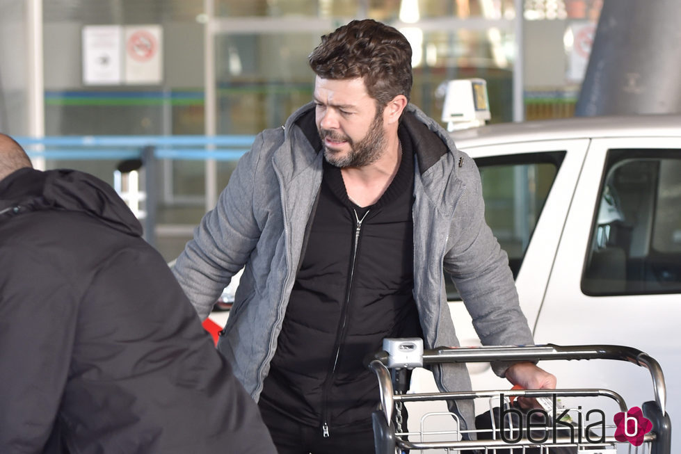 Pablo Heras-Casado en el aeropuerto de Madrid