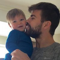 Gerard Piqué muy cariñoso con su hijo Sasha