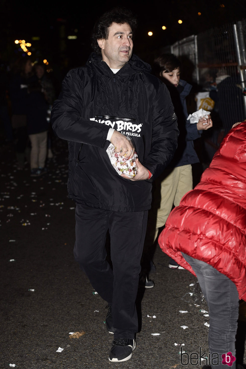 Pepe Rodríguez repartiendo caramelos en la Cabalgata de Reyes de Madrid 2016