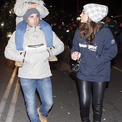 David Bustamante y Paula Echevarría con su hija Daniella en la Cabalgata de Reyes de Madrid 2016