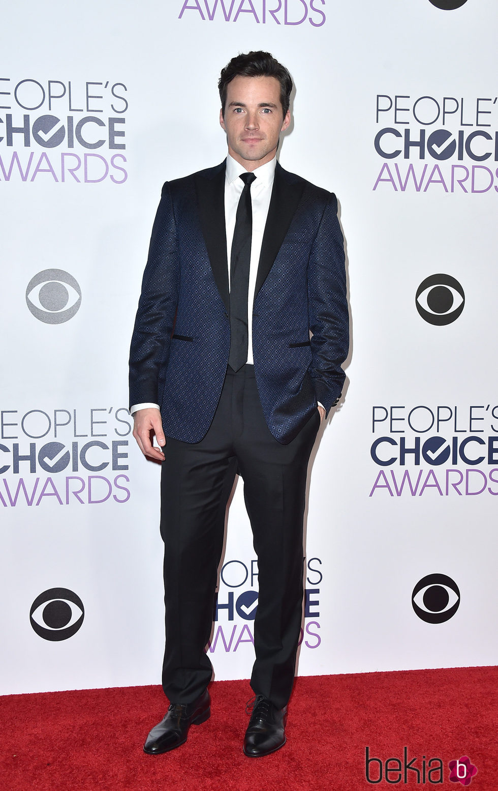 Ian Harding en los People's Choice Awards 2016