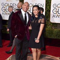 Dwayne Johnson y su hija Simone Alexandra en la alfombra roja de los Globos de Oro 2016